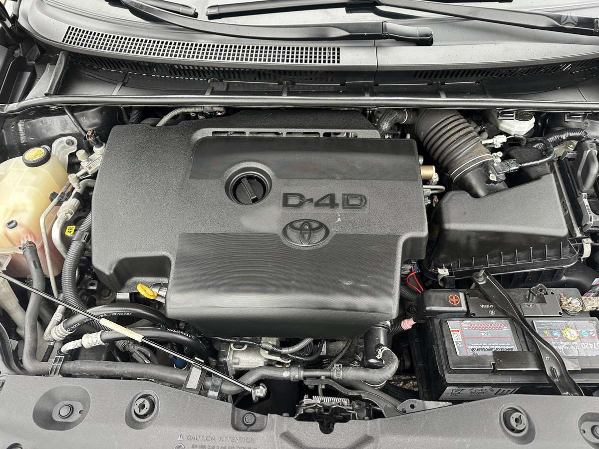 Toyota Avensis 2012 — photo 22