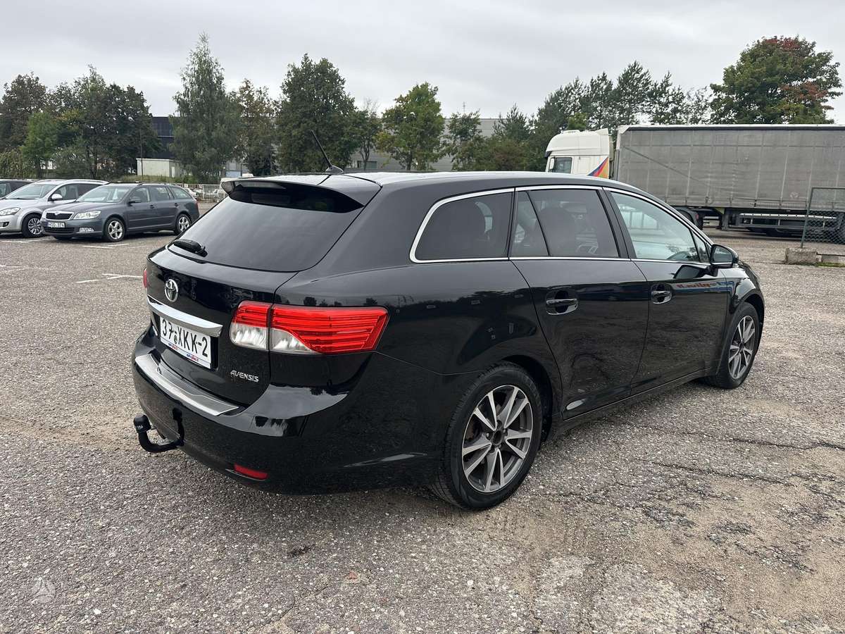 Toyota Avensis 2012 — photo 5