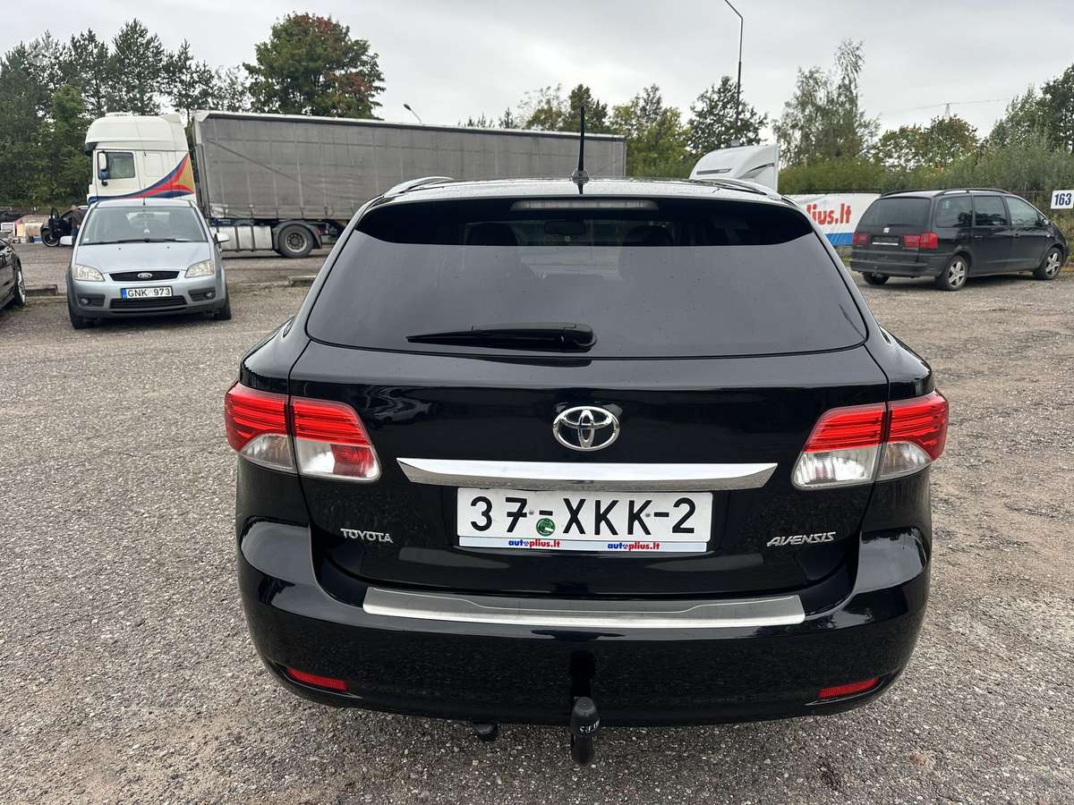 Toyota Avensis 2012 — photo 6