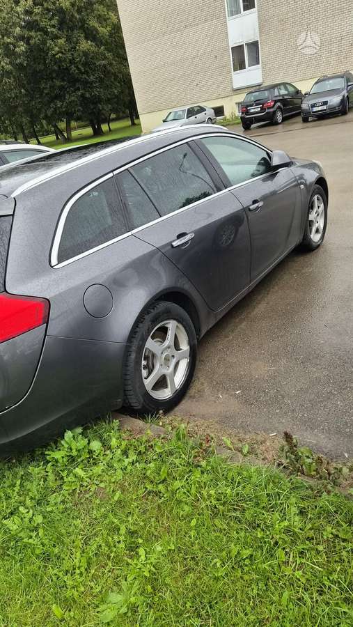Opel Insignia 2011 — салон