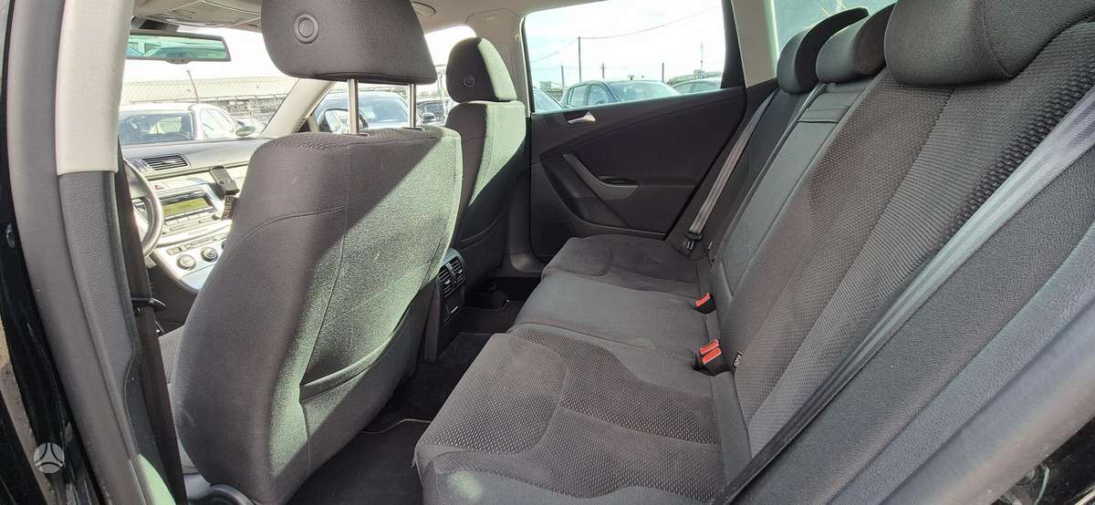 Volkswagen Passat 2009 — photo 10