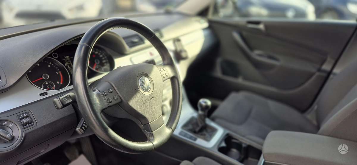 Volkswagen Passat 2009 — photo 5