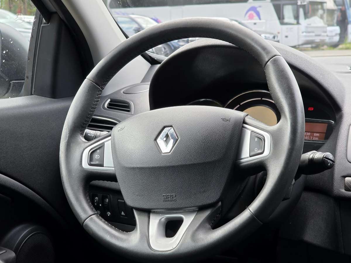 Renault Megane 2012 — photo 12