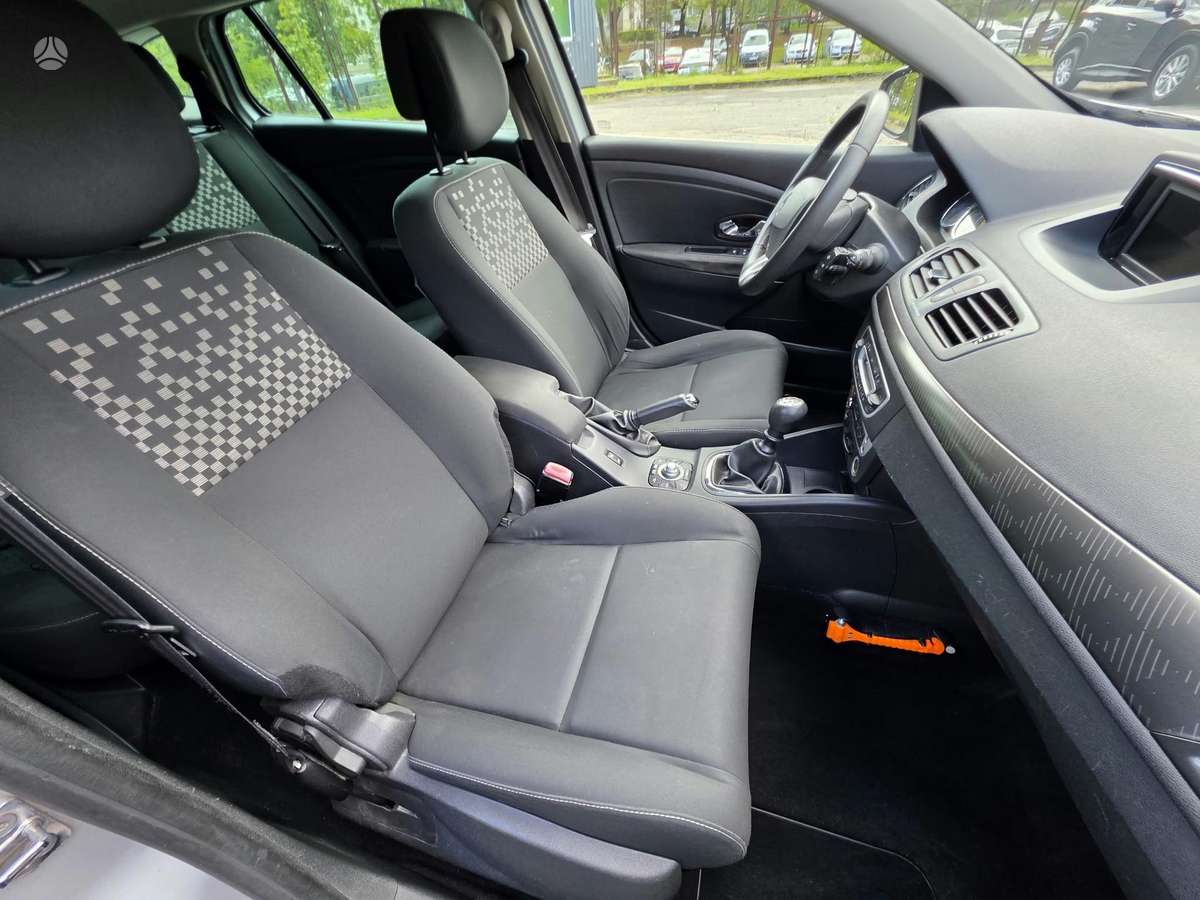 Renault Megane 2012 — photo 16