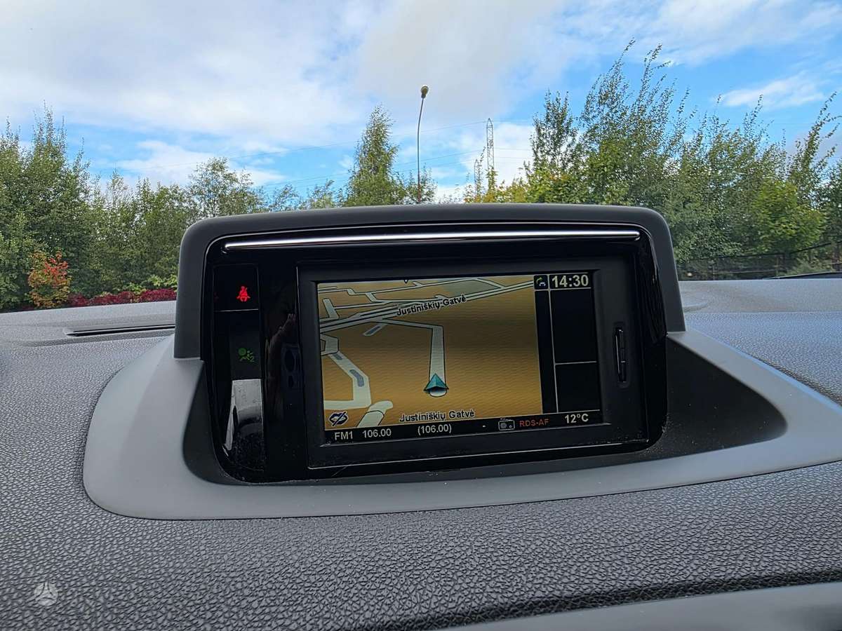 Renault Megane 2012 — photo 18