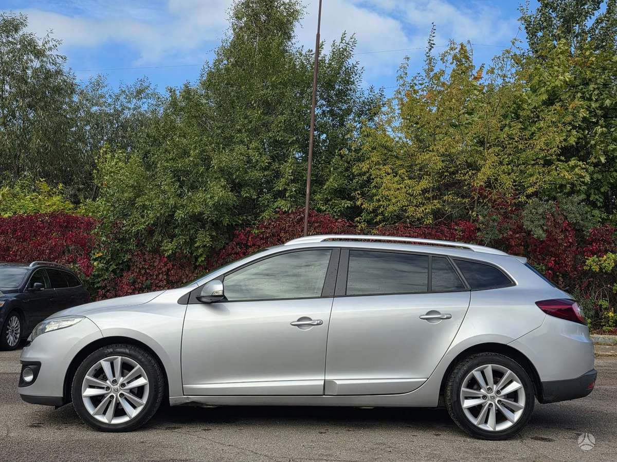 Renault Megane 2012 — engine 1500 cm³, 110 HP (81kW)
