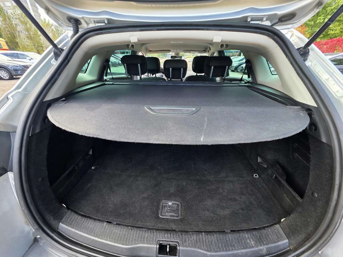 Renault Megane 2012 — photo 9