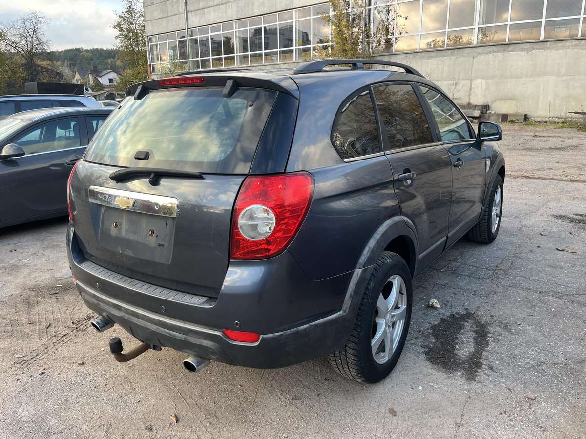 Chevrolet Captiva 2009 — interior
