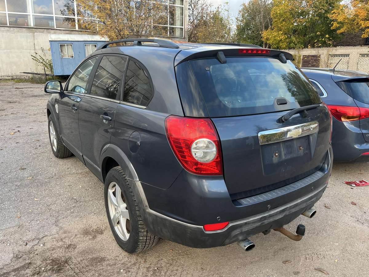 Chevrolet Captiva 2009 — engine 2000 cm³, 150 HP (110kW)
