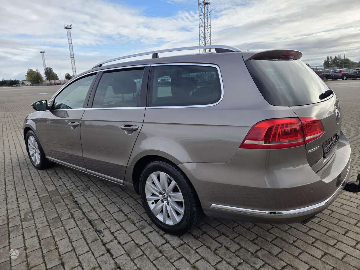 Volkswagen Passat 2011 — двигун 1598 cm³, 105 HP (77kW)