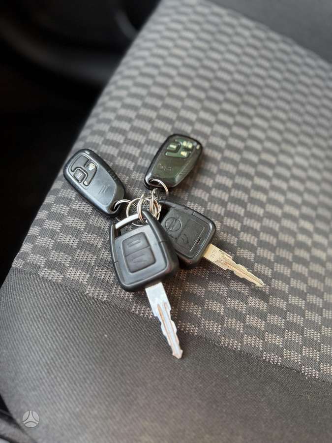 Opel Zafira 2004 — photo 26