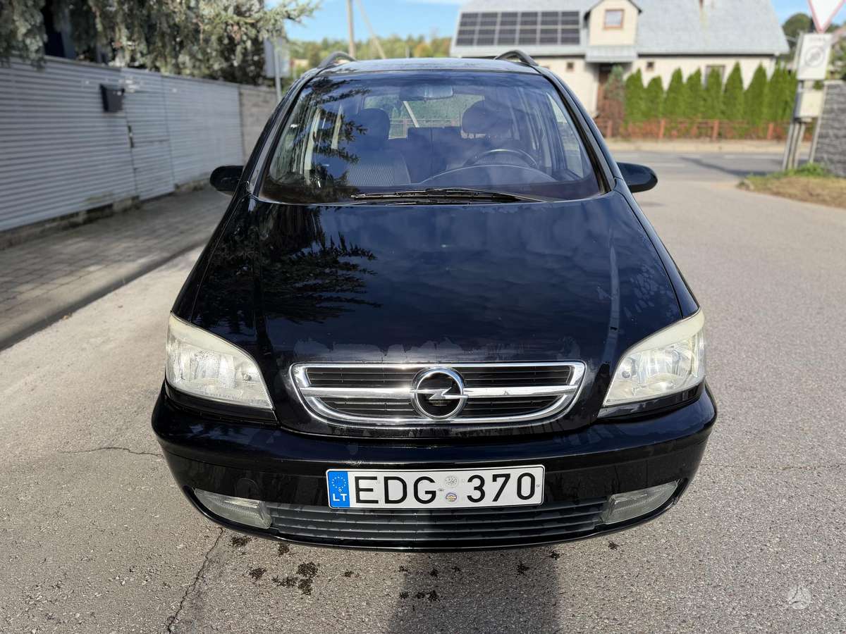Opel Zafira 2004 — interior
