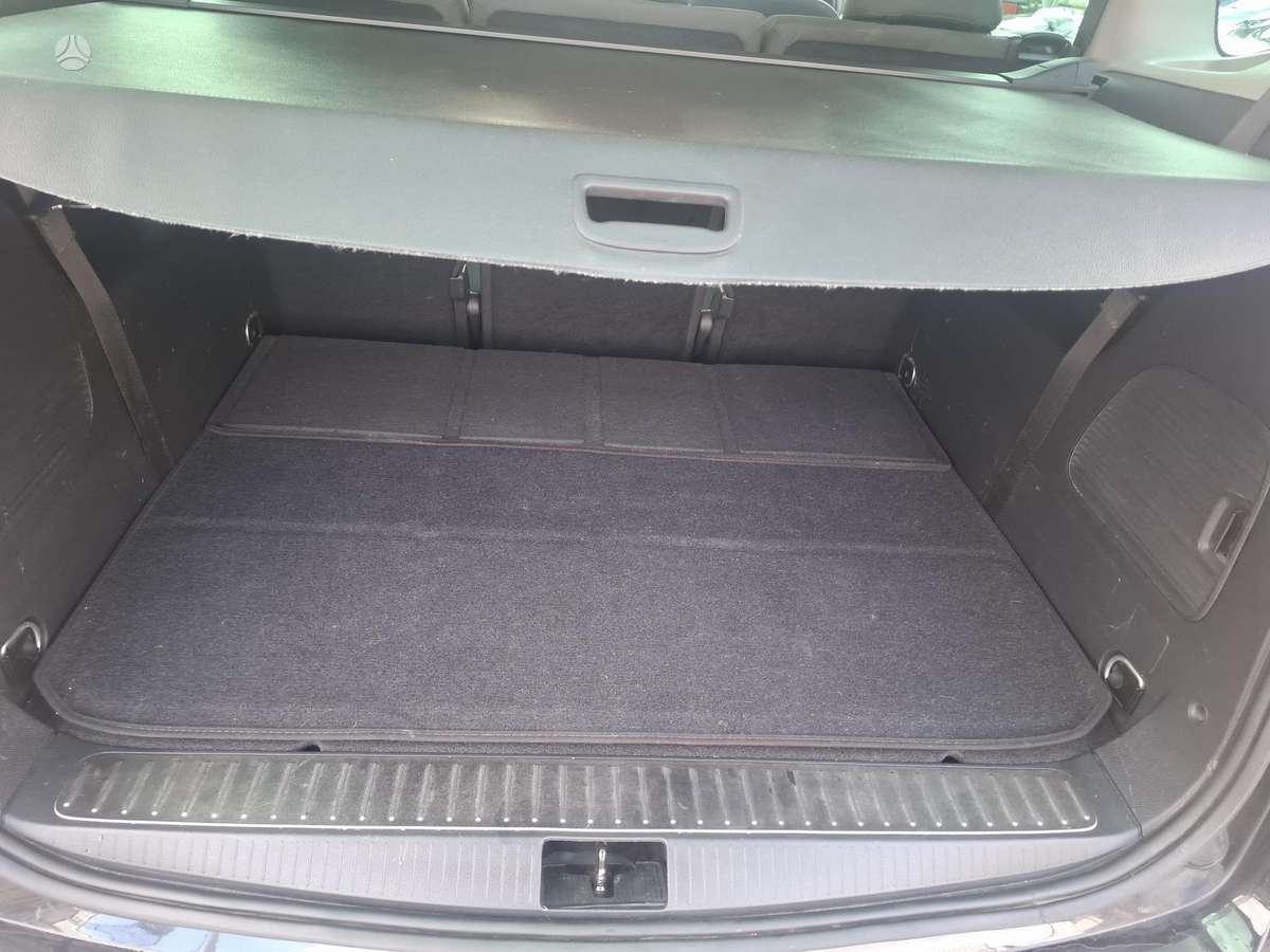 Opel Zafira 2012 — photo 13