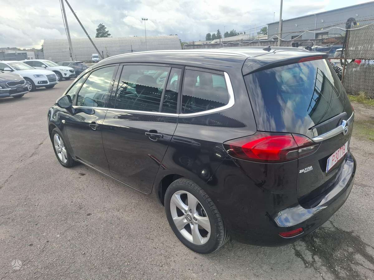 Opel Zafira 2012 — photo 7