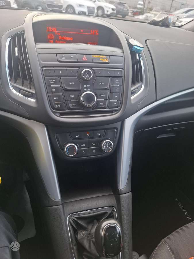 Opel Zafira 2012 — photo 9