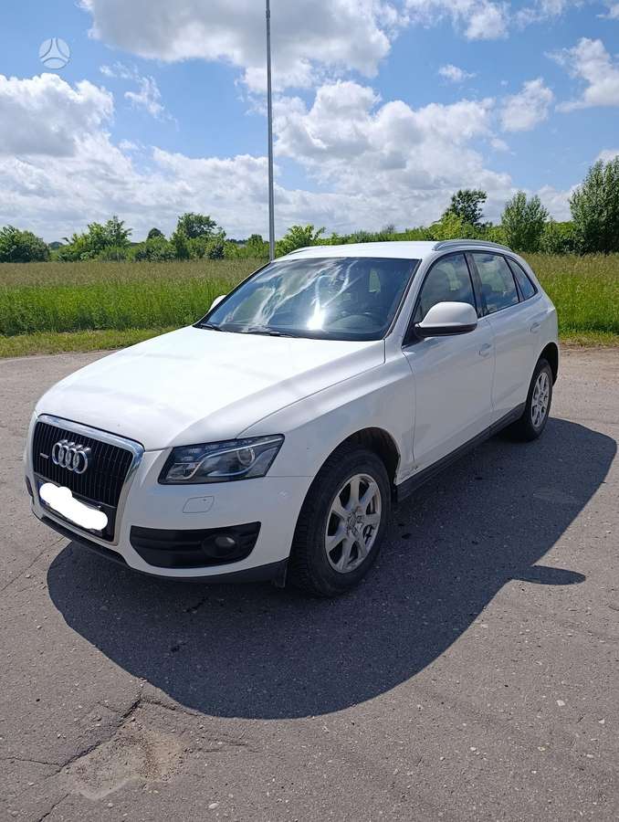 Audi Q5 2011 — салон