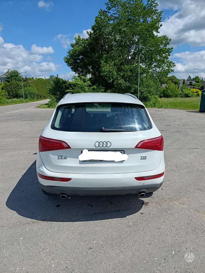Audi Q5 2011 — двигун 2967 cm³, 239 HP (176kW)