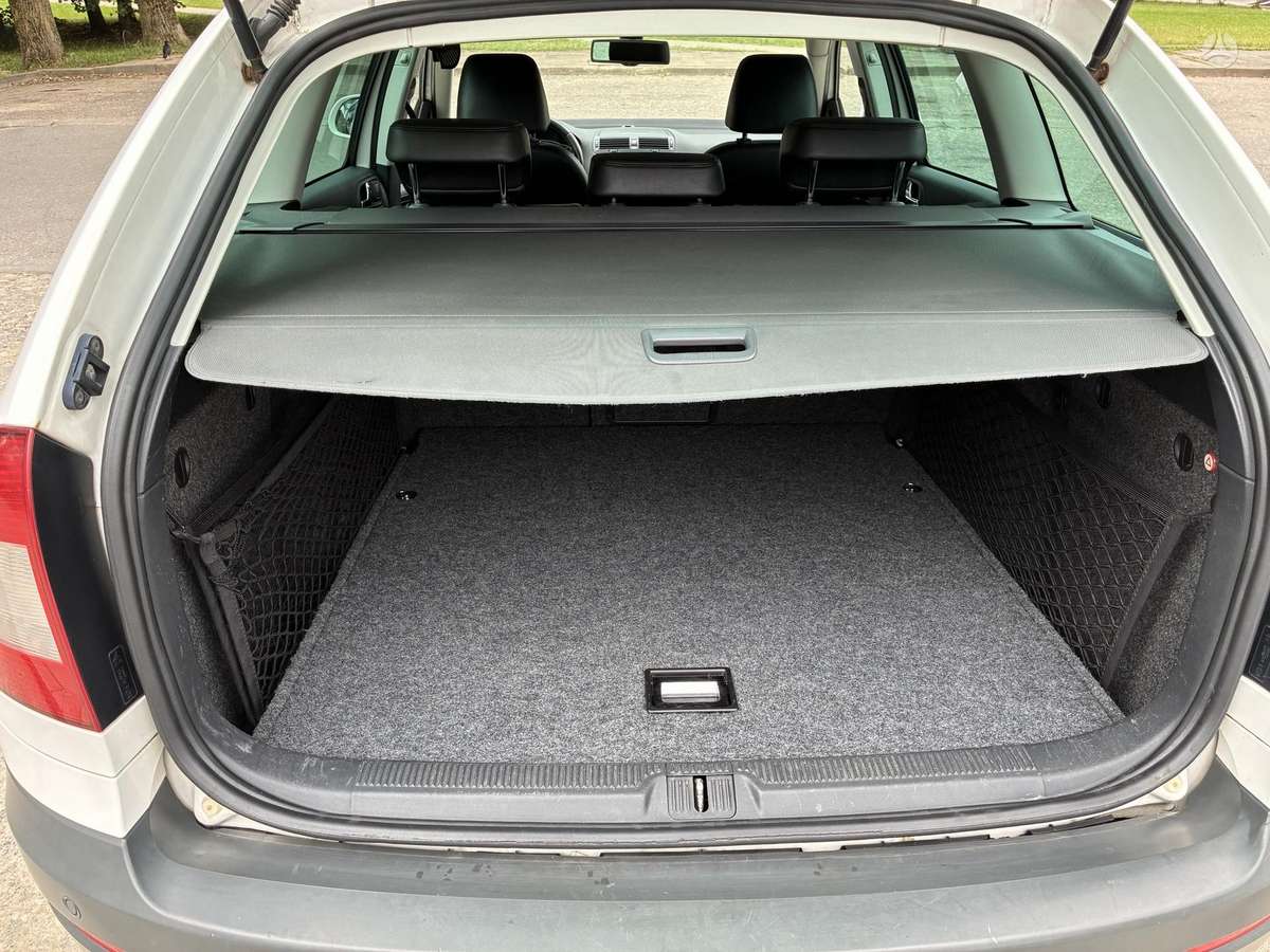 Skoda Octavia 2011 — photo 11