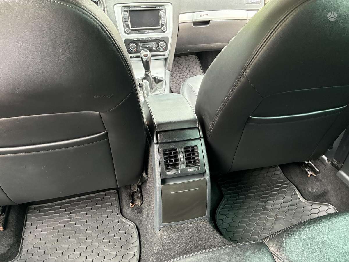 Skoda Octavia 2011 — photo 15