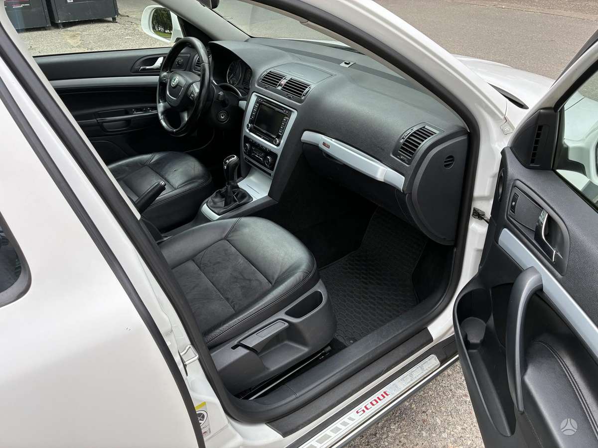 Skoda Octavia 2011 — photo 7