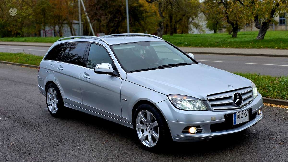 Mercedes-Benz C320 2009 — photo 11