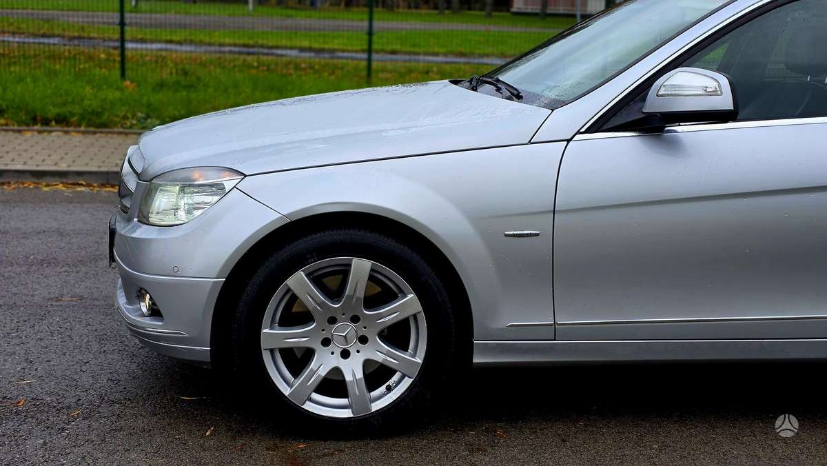 Mercedes-Benz C320 2009 — photo 14