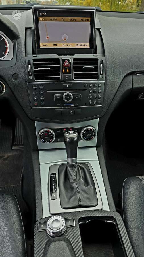 Mercedes-Benz C320 2009 — photo 28