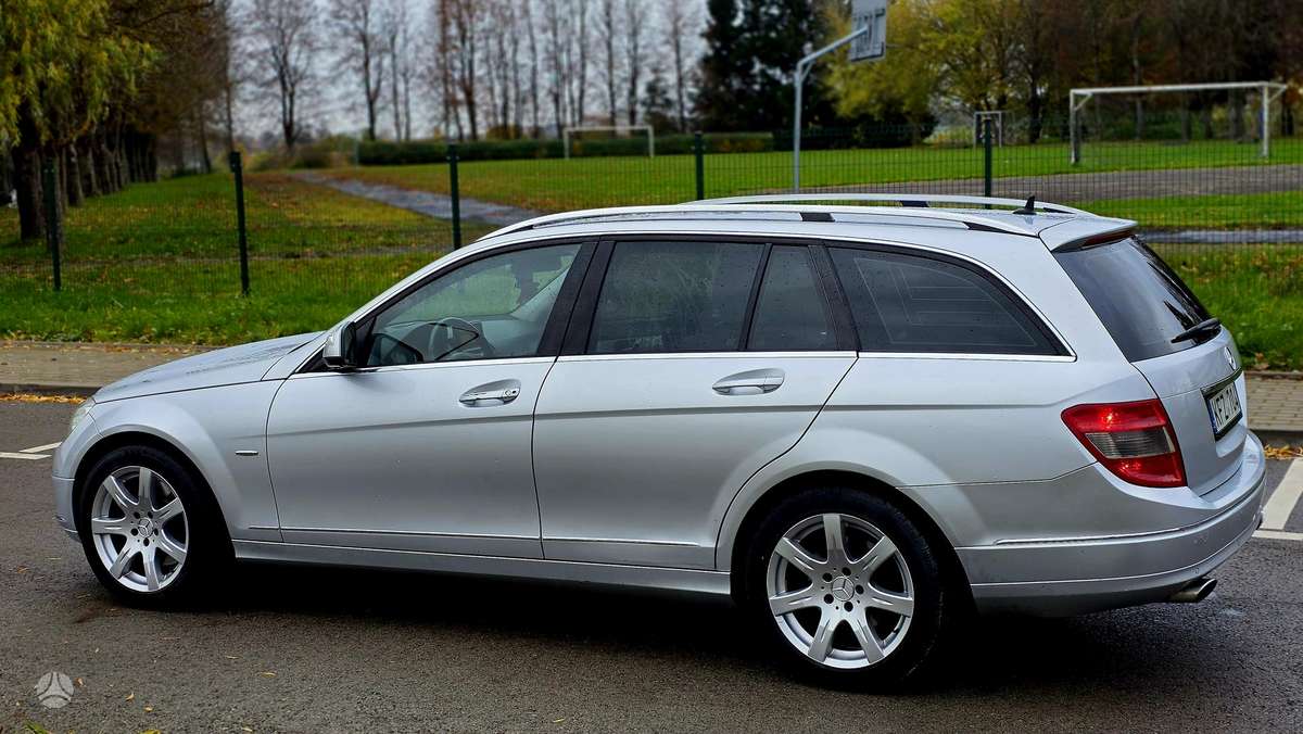 Mercedes-Benz C320 2009 — engine 3200 cm³, 224 HP (165kW)