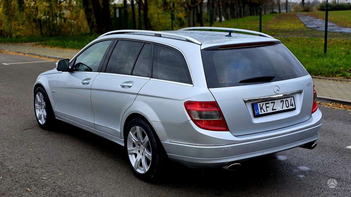 Mercedes-Benz C320 2009 — photo 5