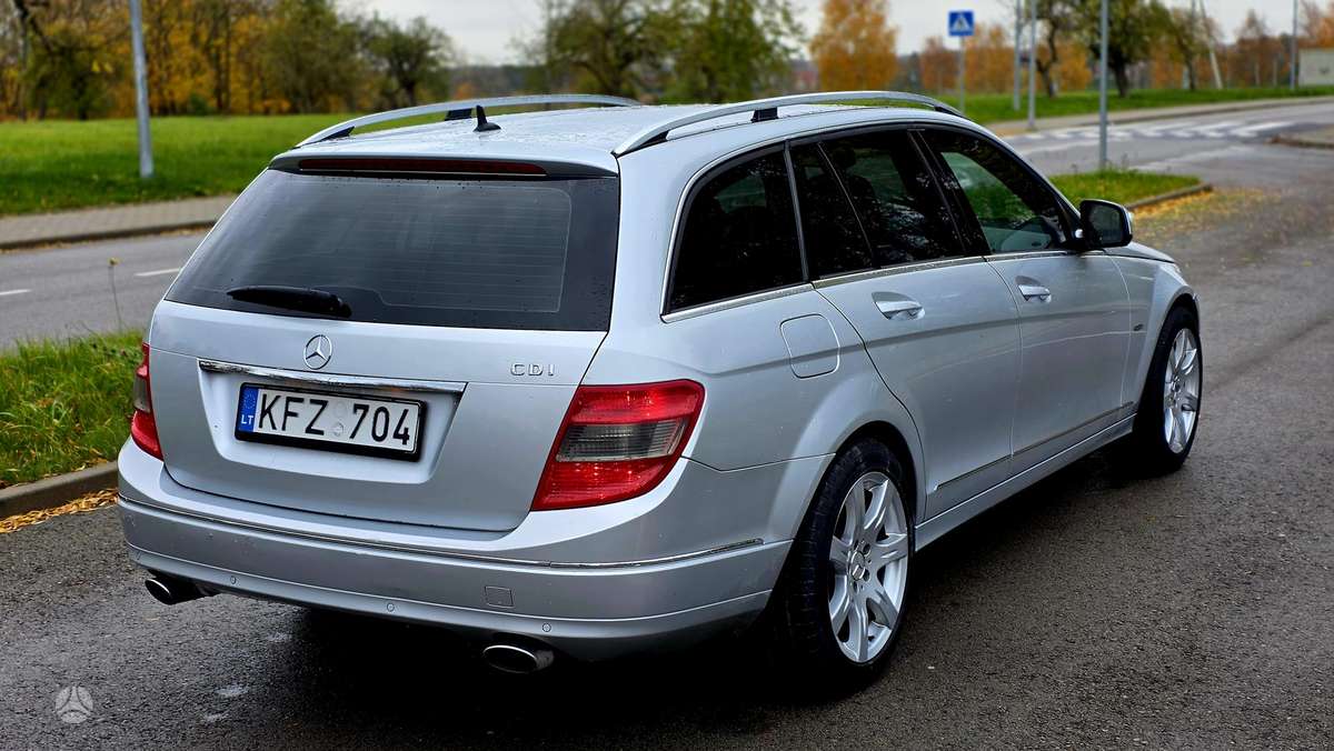 Mercedes-Benz C320 2009 — photo 7