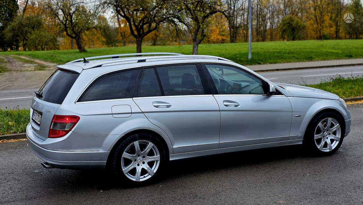 Mercedes-Benz C320 2009 — photo 8