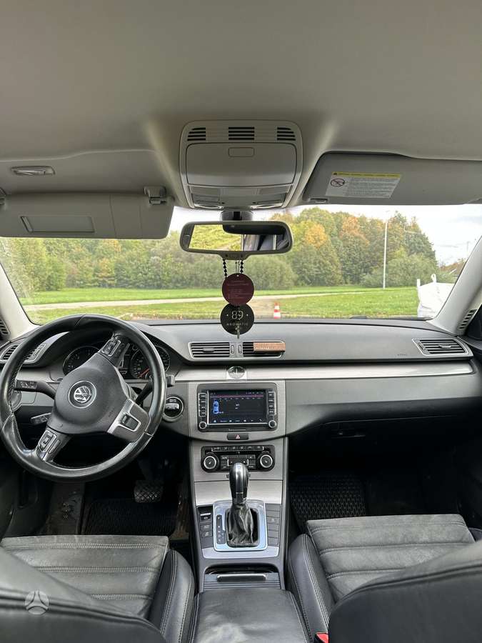 Volkswagen Passat 2011 — photo 5