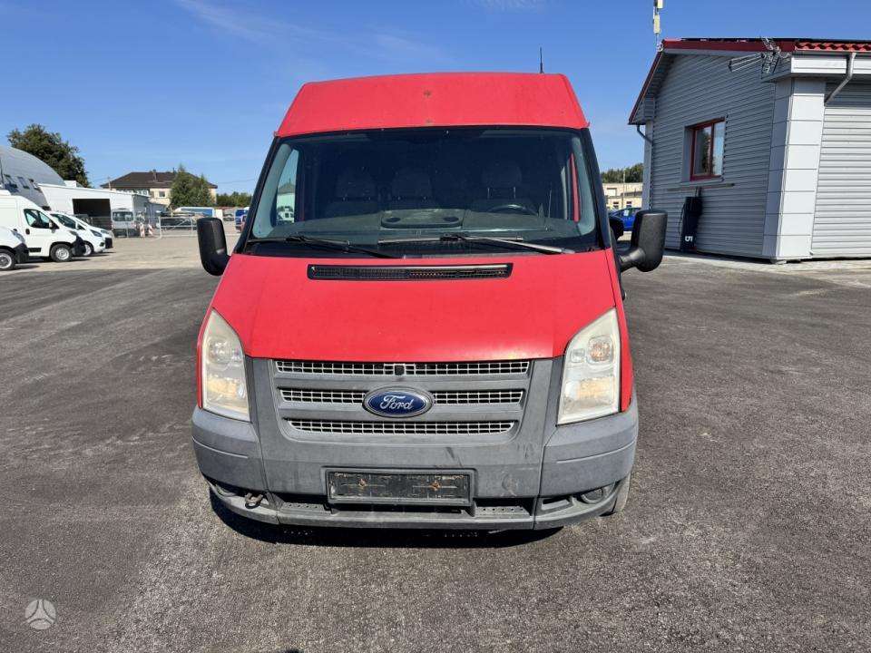 Ford Transit 2012 — вигляд ззаду