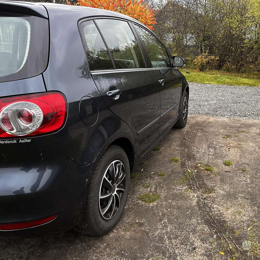 Volkswagen Golf 2010 — engine 1598 cm³, 90 HP (66kW)