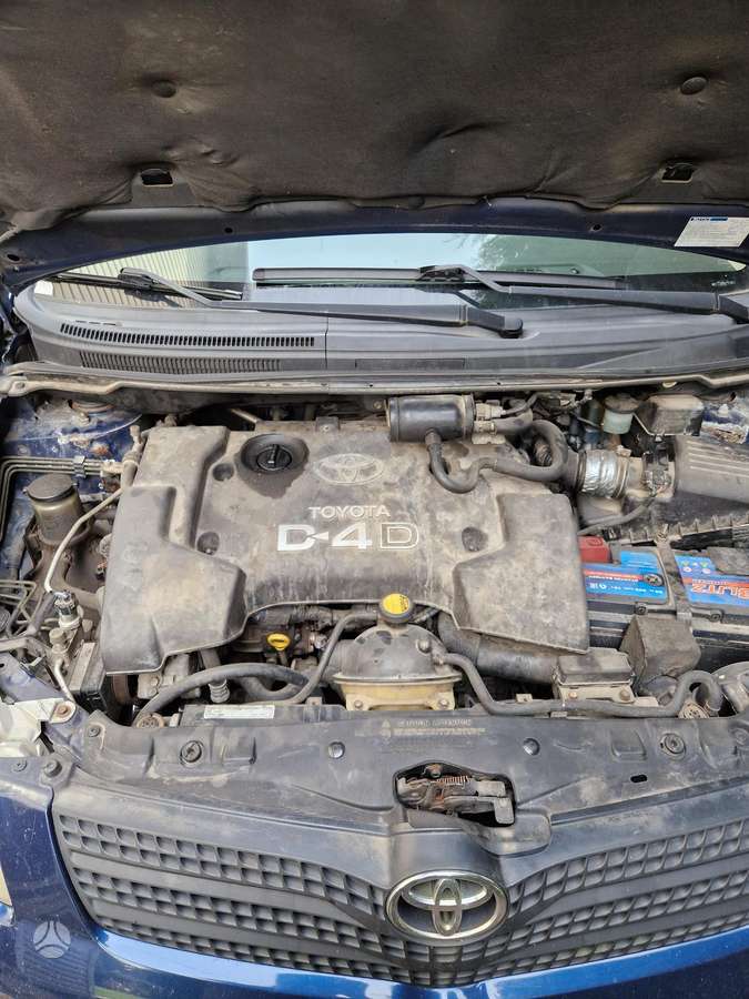 Toyota Corolla 2004 — двигун 2000 cm³, 90 HP (66kW)