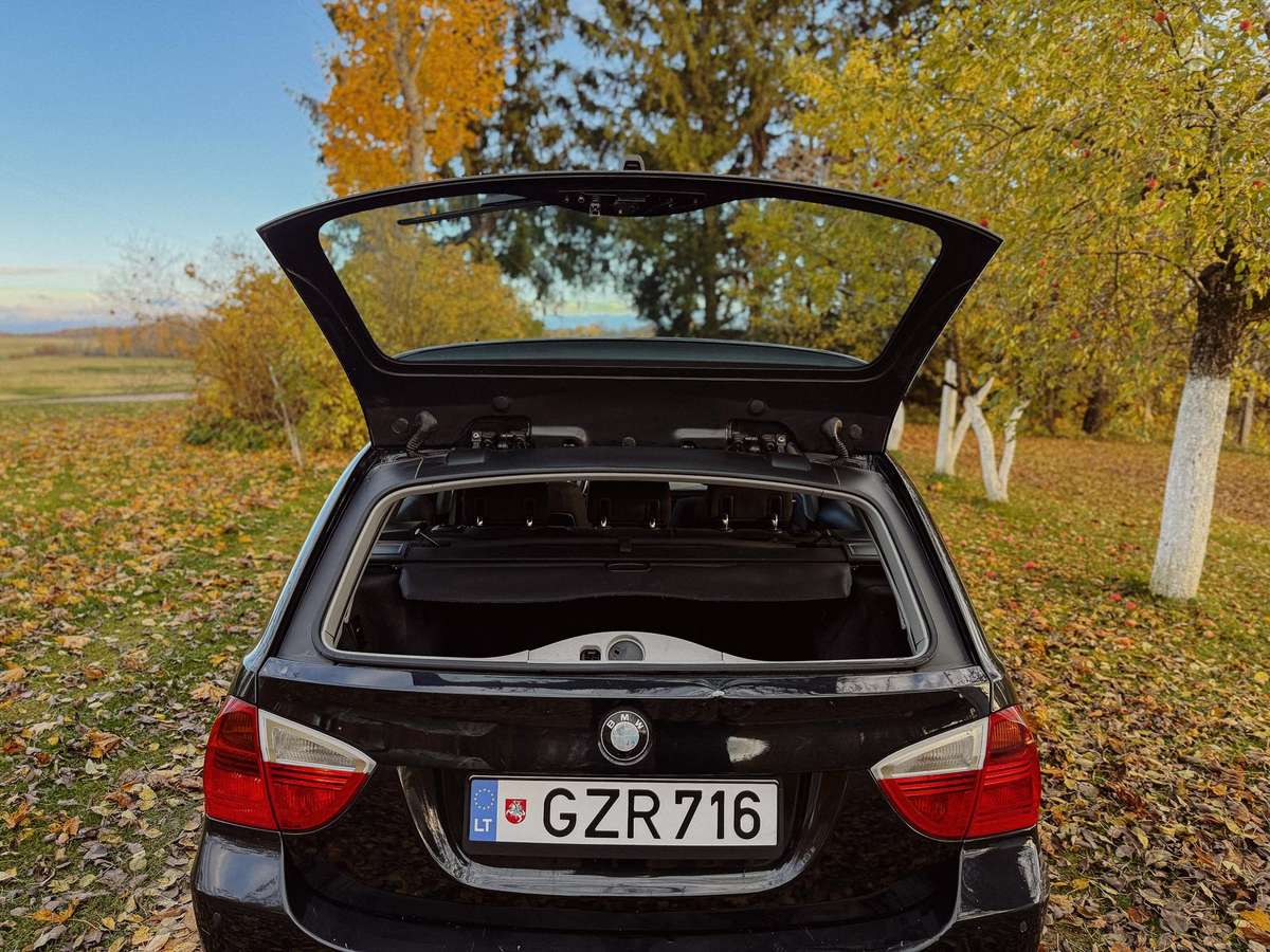 BMW 320 2008 — photo 11