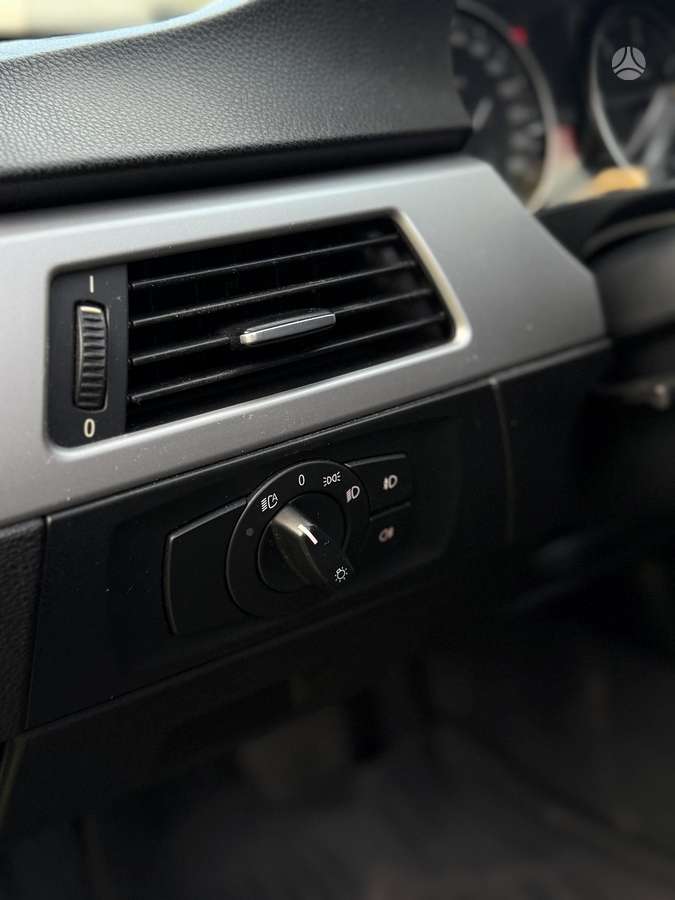 BMW 320 2008 — photo 22
