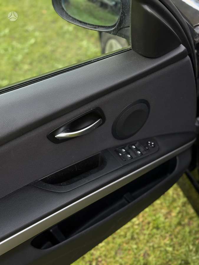 BMW 320 2008 — photo 23