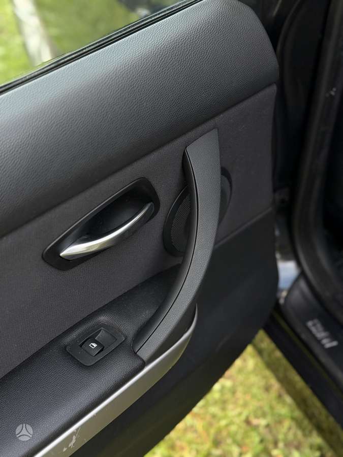 BMW 320 2008 — photo 24