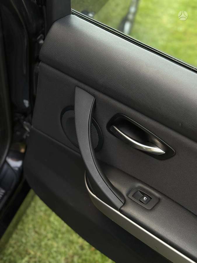 BMW 320 2008 — photo 25