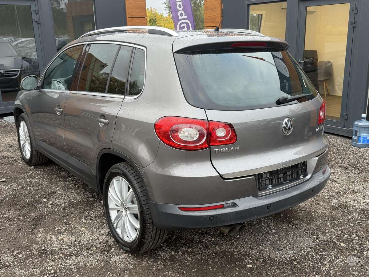 Volkswagen Tiguan 2009 — салон
