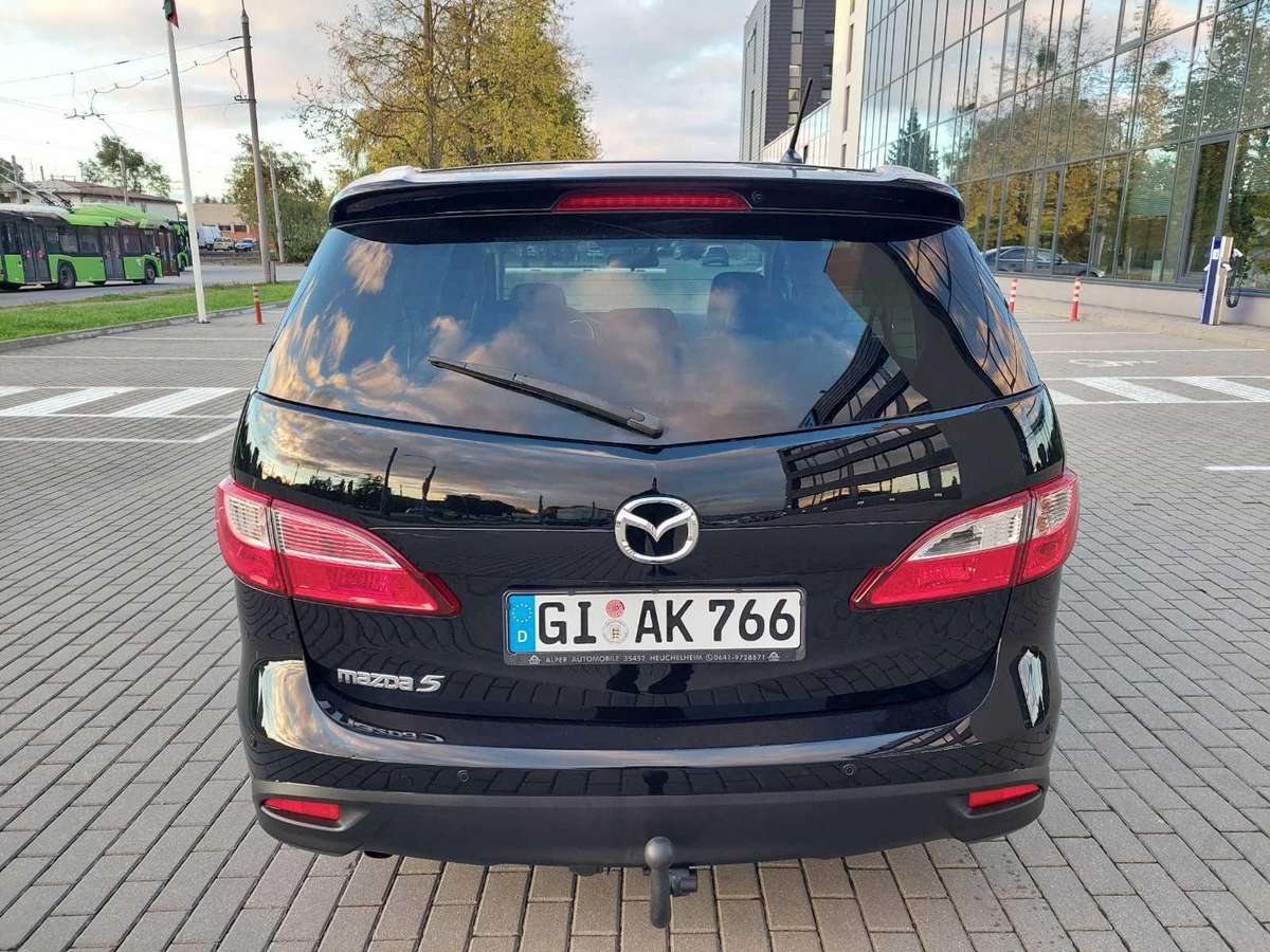 Mazda 5 2012 — вигляд ззаду