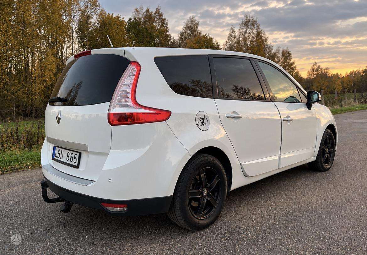 Renault Grand 2012 — салон
