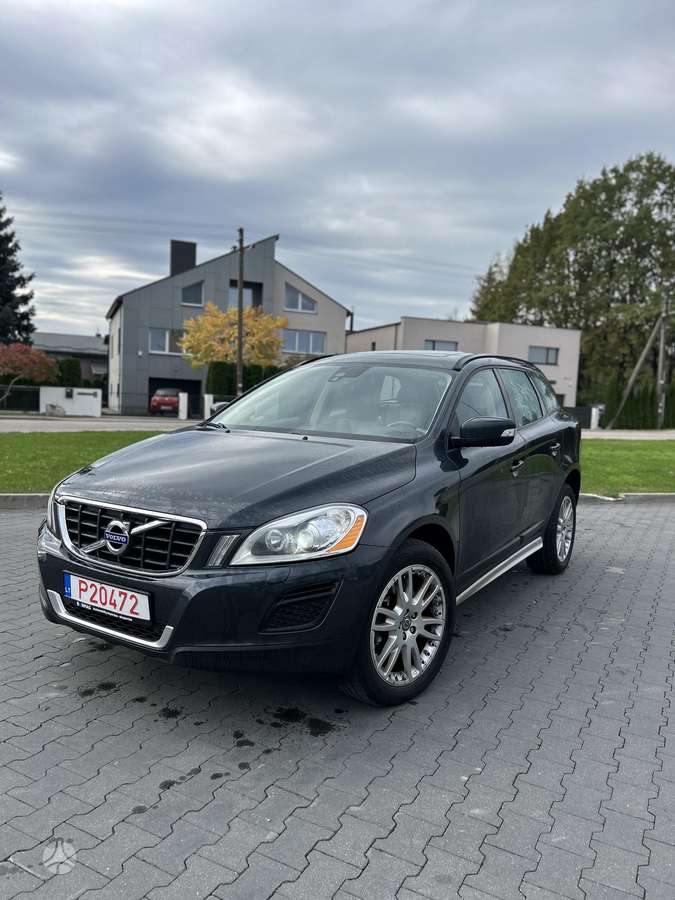 Volvo XC60 2011 — вигляд ззаду