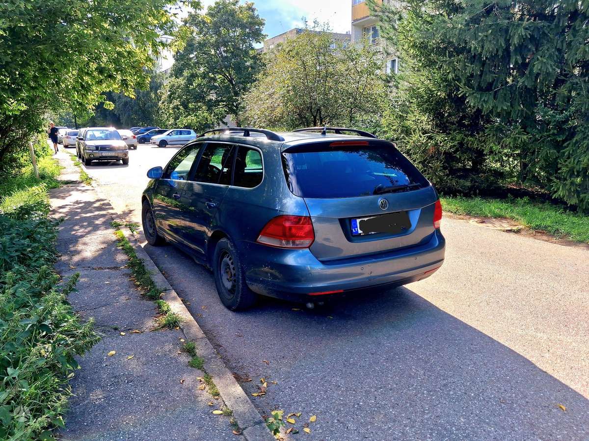 Volkswagen Golf 2008 — rear view