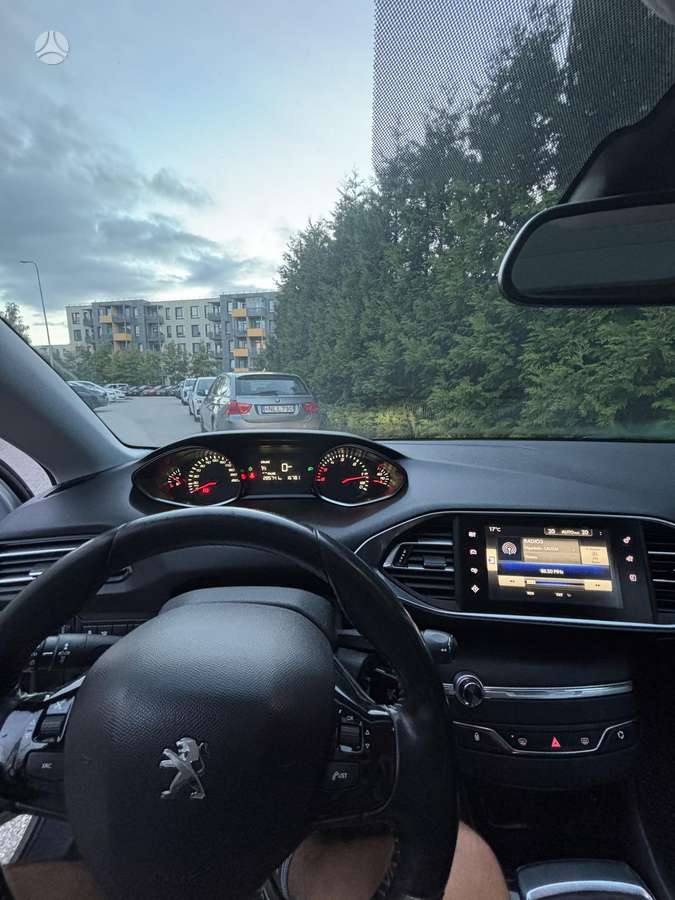 Peugeot 308 2014 — photo 10