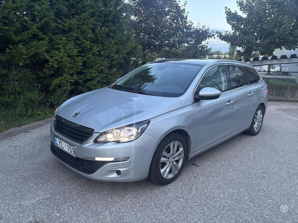 Peugeot 308 2014 — interior