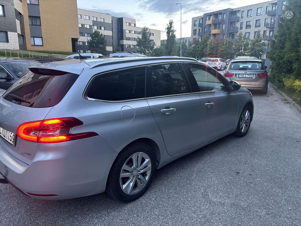 Peugeot 308 2014 — engine 1600 cm³, 120 HP (88kW)