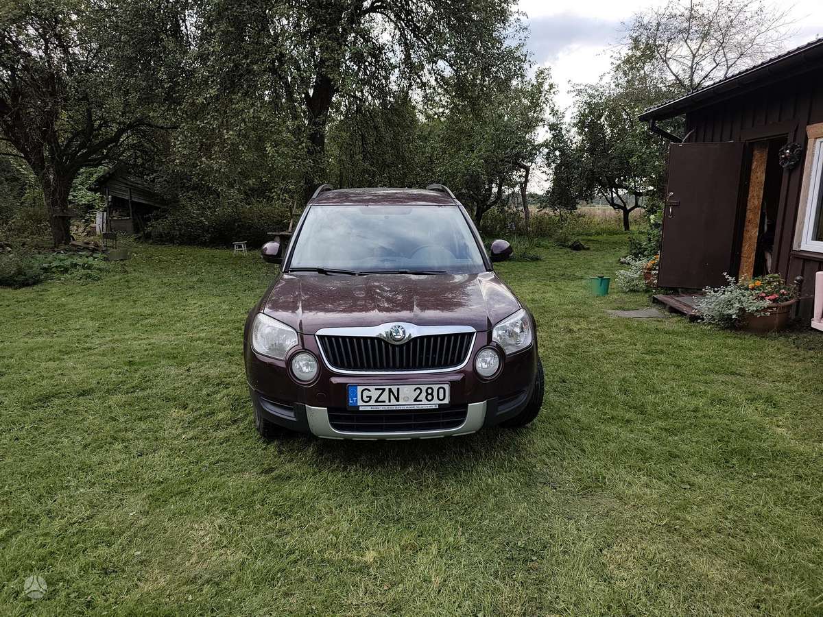 Skoda Yeti 2013 — rear view