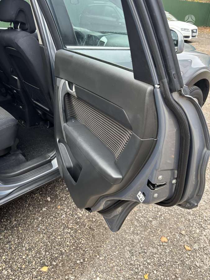 Chevrolet Captiva 2011 — photo 16